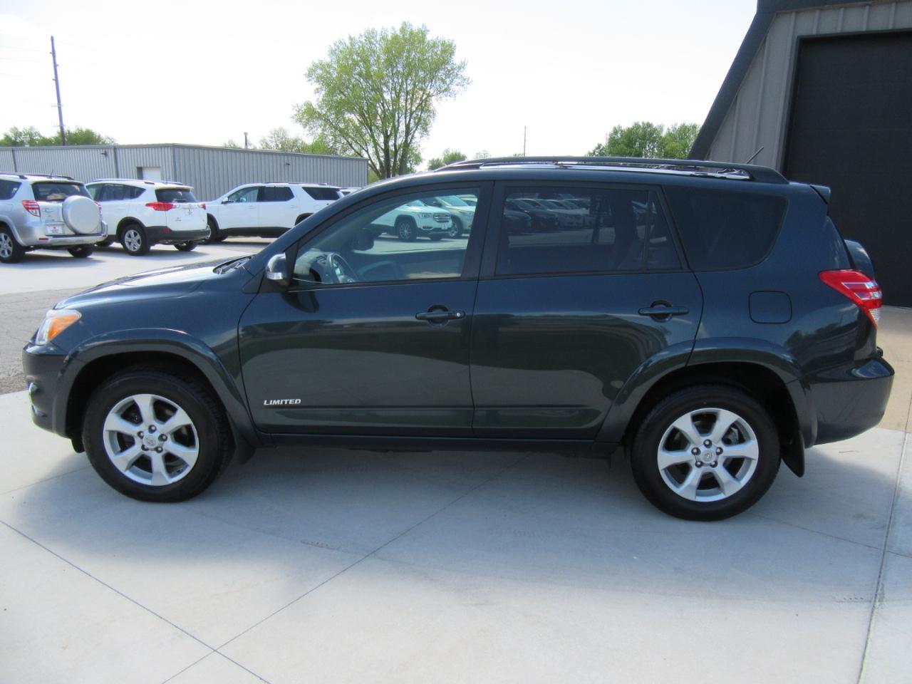 Toyota RAV4  2011