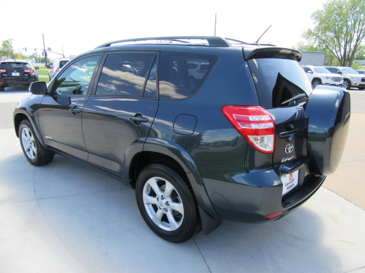 Toyota RAV4  2011