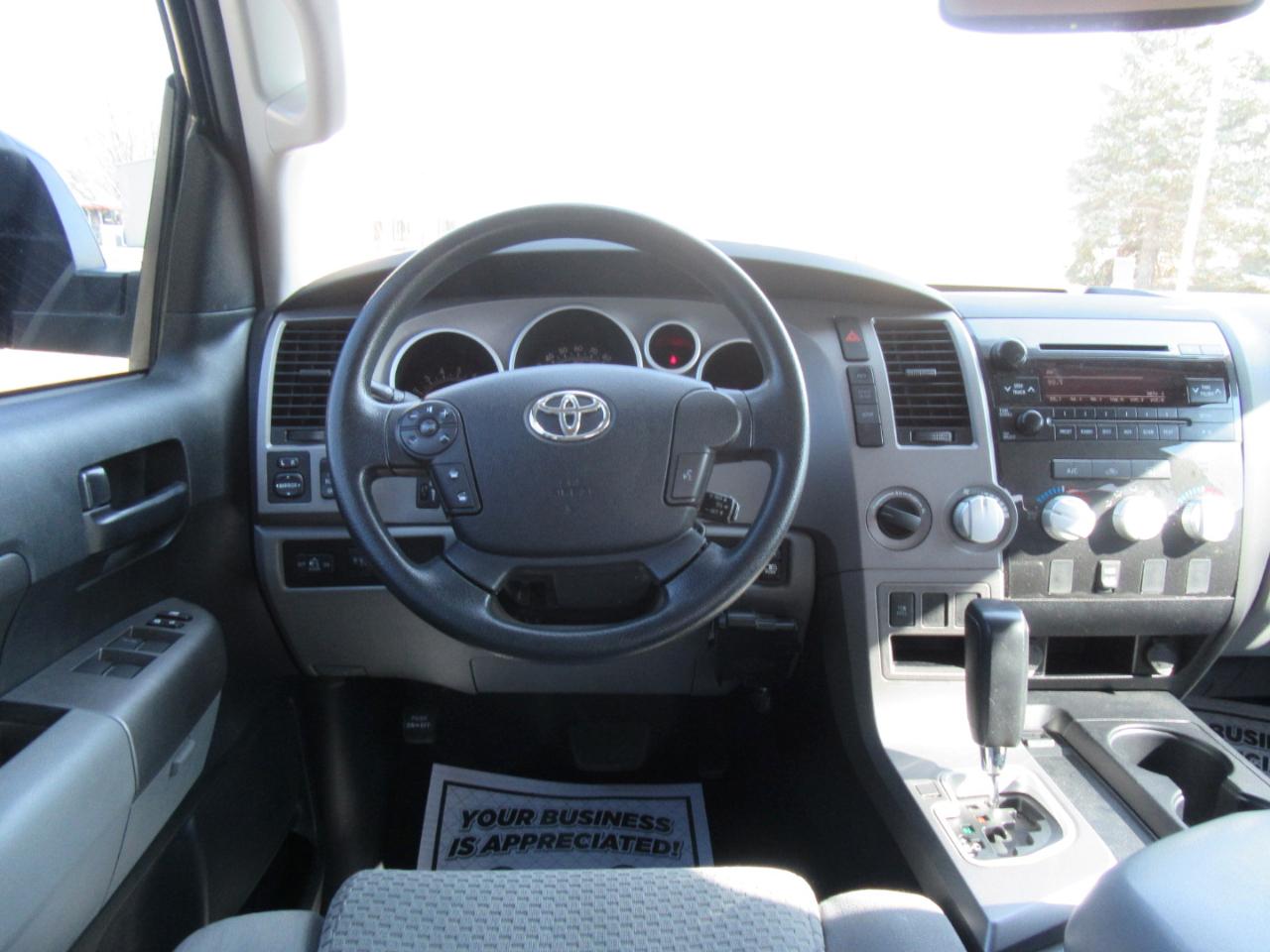 Toyota Tundra Tundra-Grade 5.7L Double Cab 4WD 2012