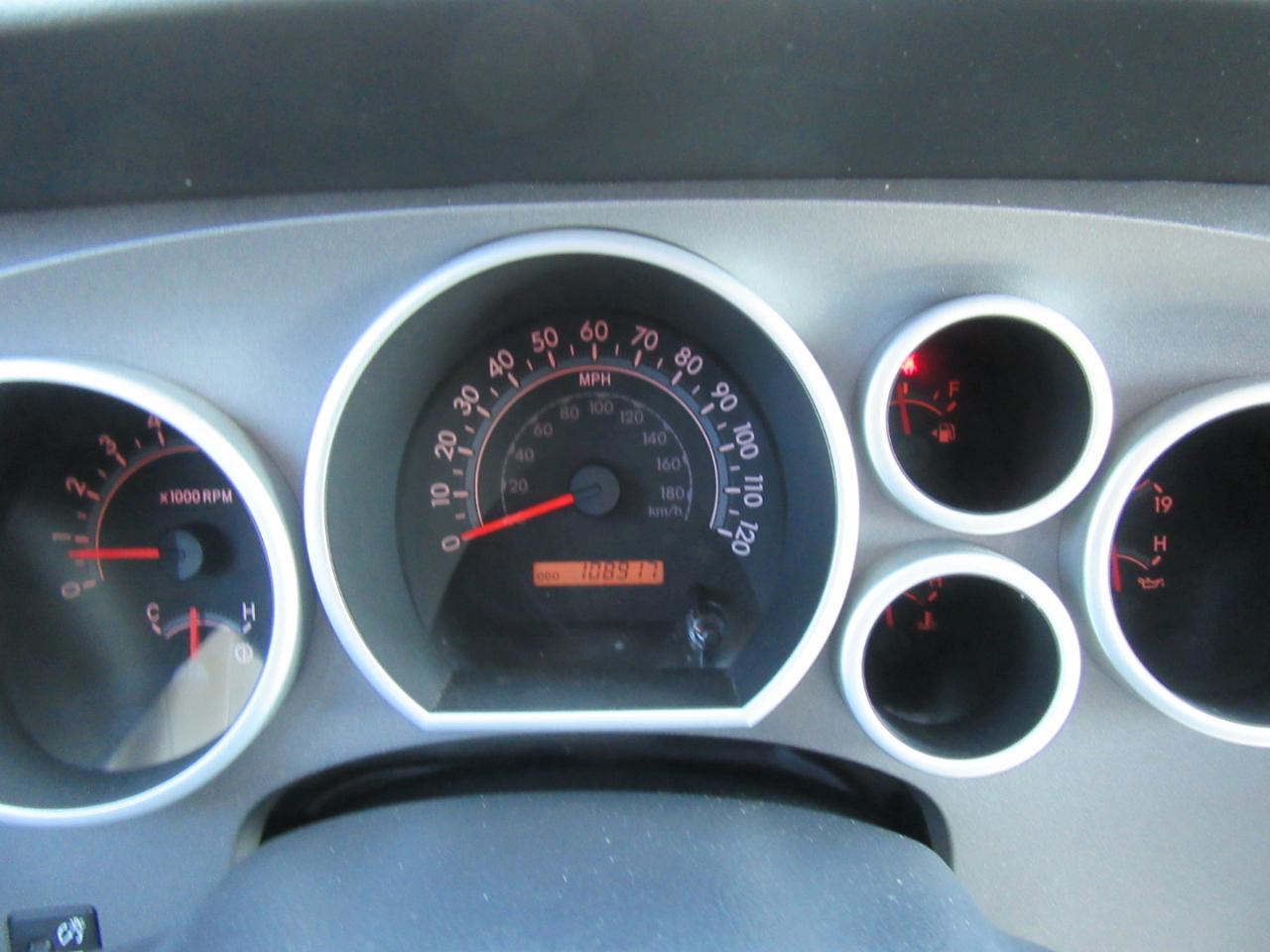 Toyota Tundra Tundra-Grade 5.7L Double Cab 4WD 2012