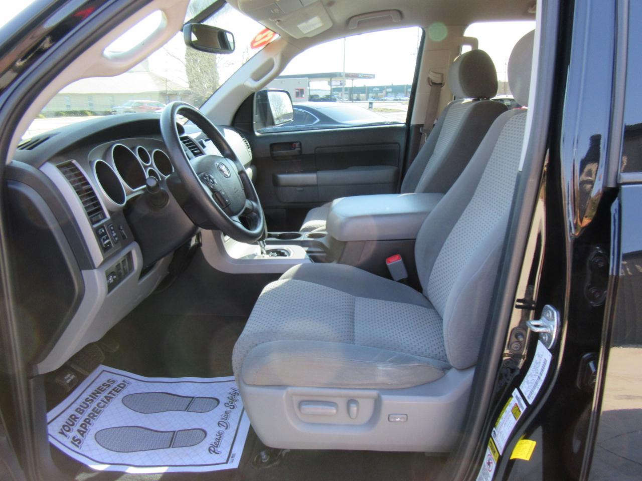 Toyota Tundra Tundra-Grade 5.7L Double Cab 4WD 2012