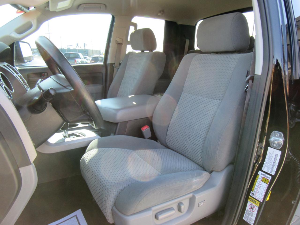 Toyota Tundra Tundra-Grade 5.7L Double Cab 4WD 2012