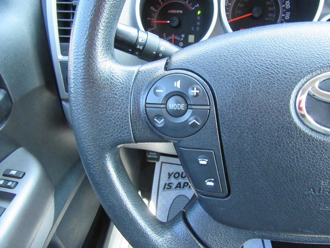 Toyota Tundra Tundra-Grade 5.7L Double Cab 4WD 2012