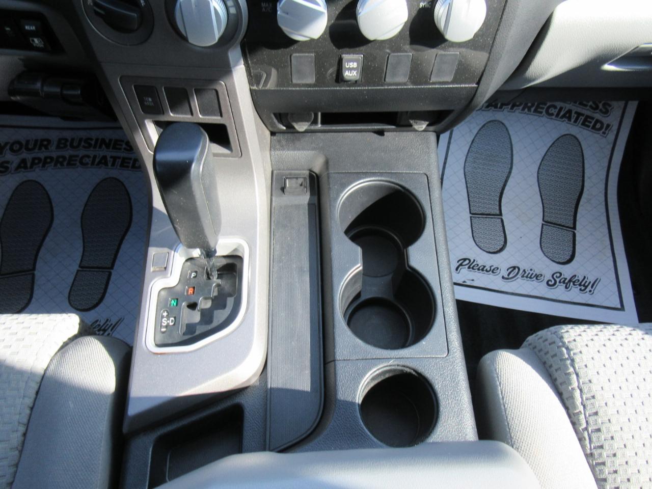 Toyota Tundra Tundra-Grade 5.7L Double Cab 4WD 2012