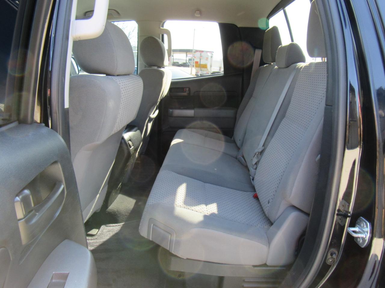 Toyota Tundra Tundra-Grade 5.7L Double Cab 4WD 2012