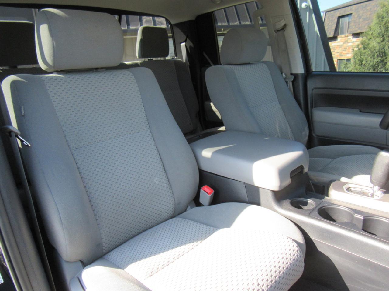 Toyota Tundra Tundra-Grade 5.7L Double Cab 4WD 2012