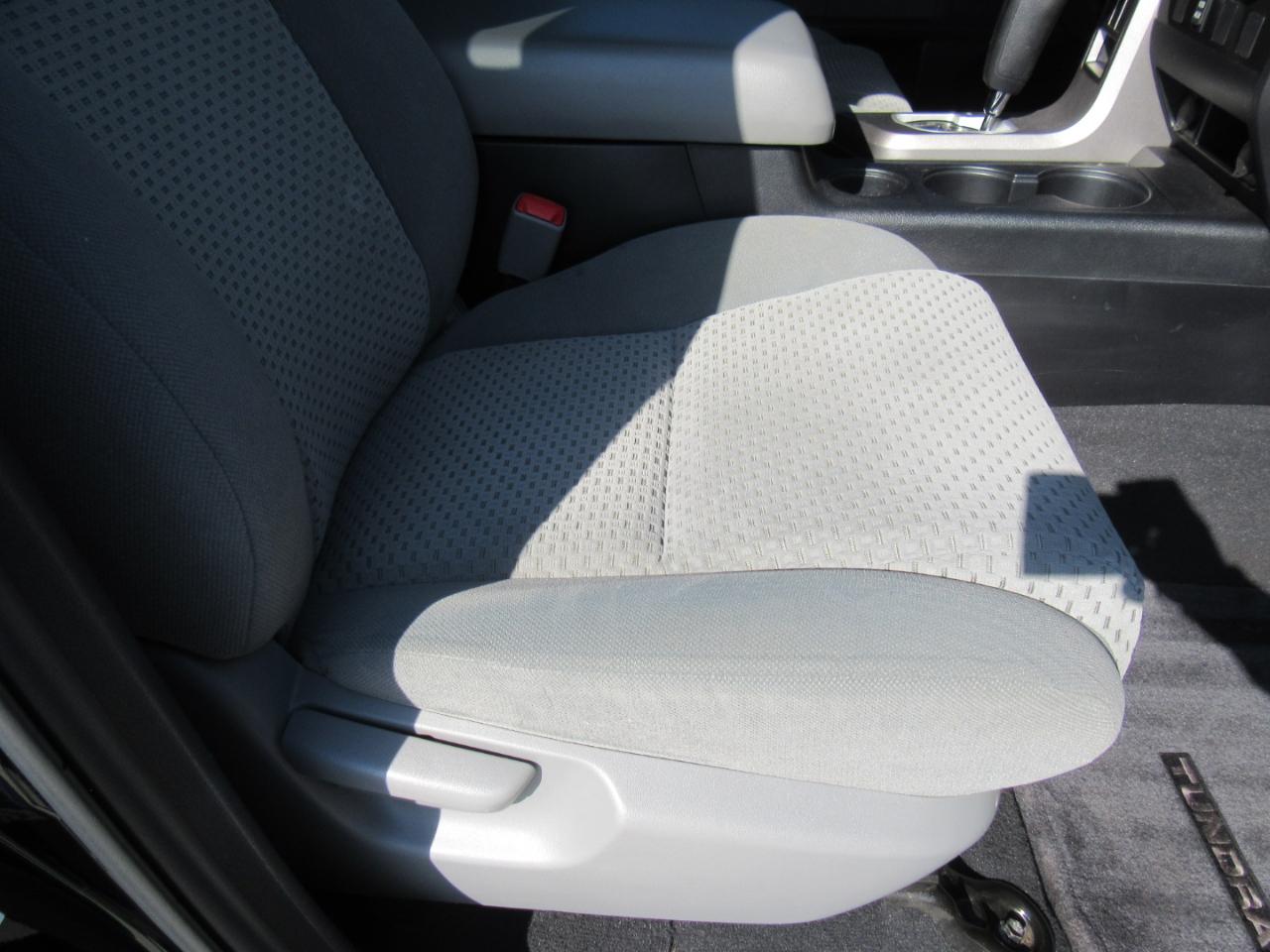 Toyota Tundra Tundra-Grade 5.7L Double Cab 4WD 2012