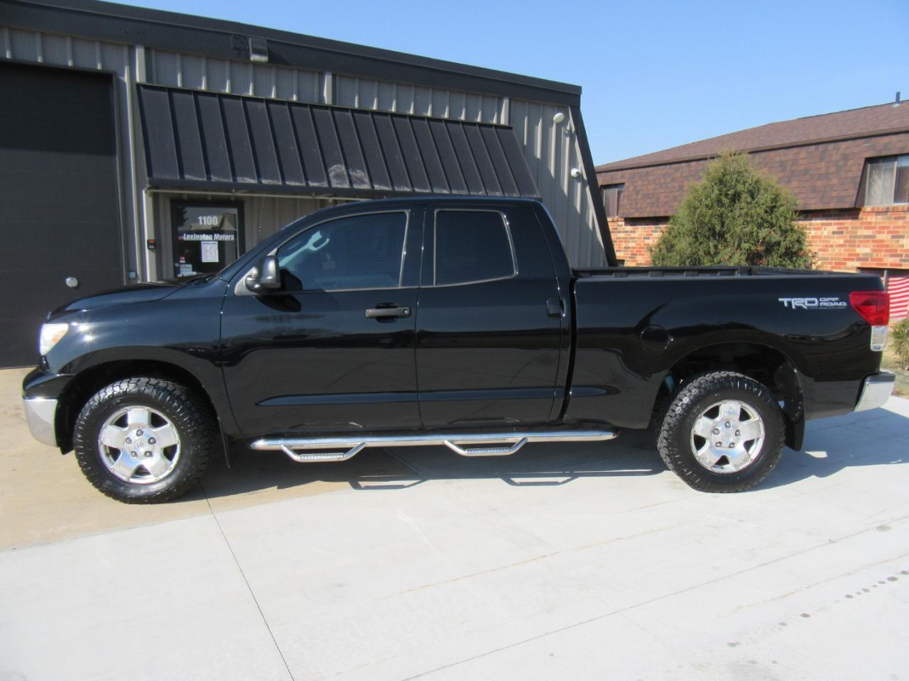 Toyota Tundra Tundra-Grade 5.7L Double Cab 4WD 2012