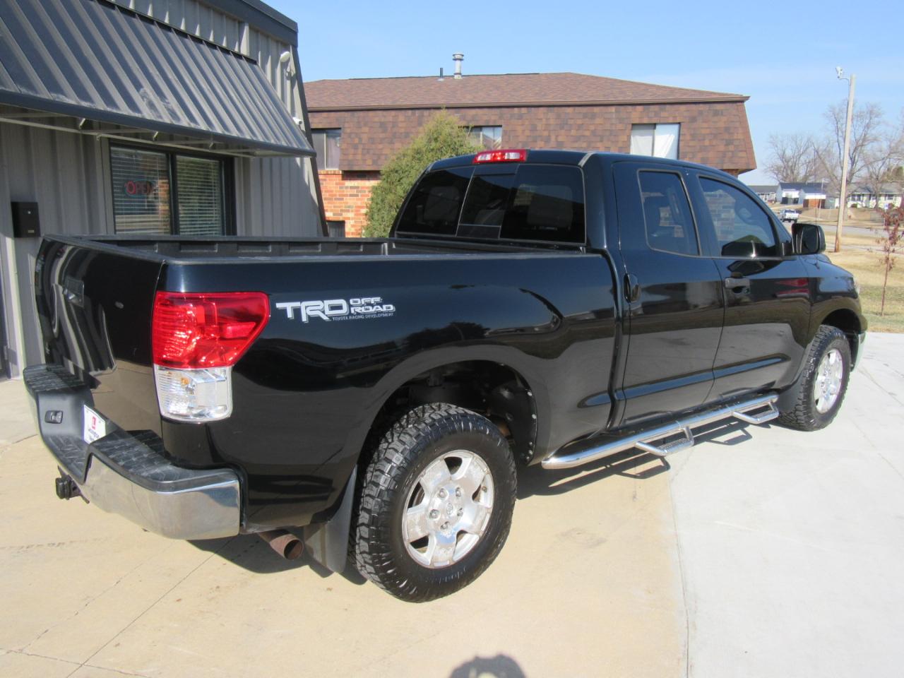 Toyota Tundra Tundra-Grade 5.7L Double Cab 4WD 2012