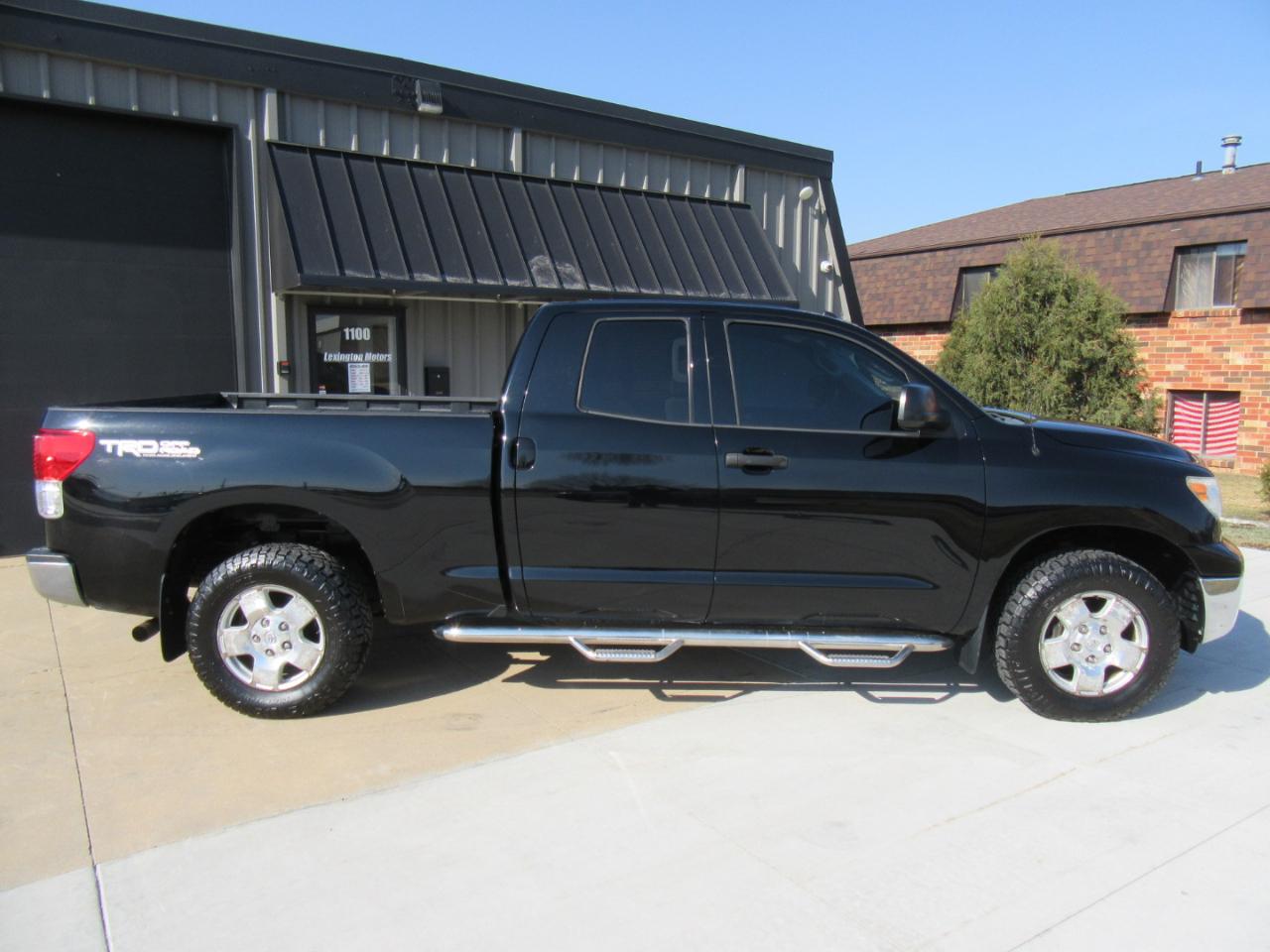Toyota Tundra Tundra-Grade 5.7L Double Cab 4WD 2012