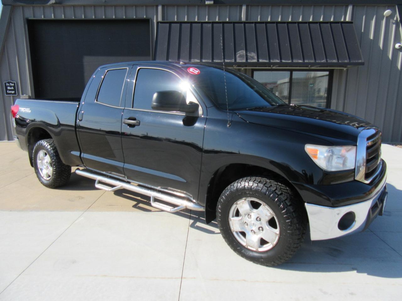 Toyota Tundra Tundra-Grade 5.7L Double Cab 4WD 2012