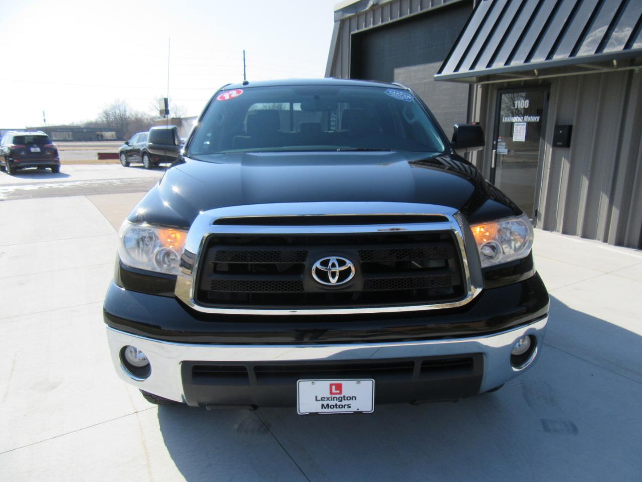 Toyota Tundra Tundra-Grade 5.7L Double Cab 4WD 2012