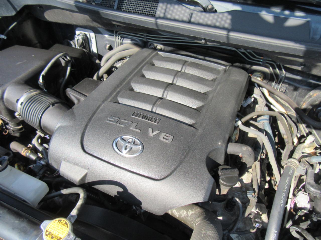 Toyota Tundra Tundra-Grade 5.7L Double Cab 4WD 2012