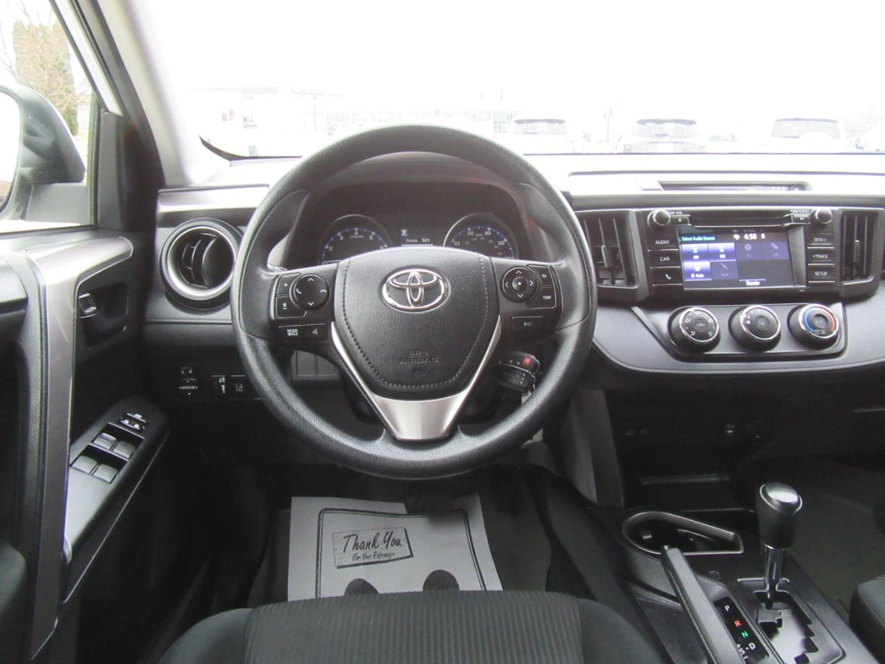 Toyota RAV4 LE FWD 2017