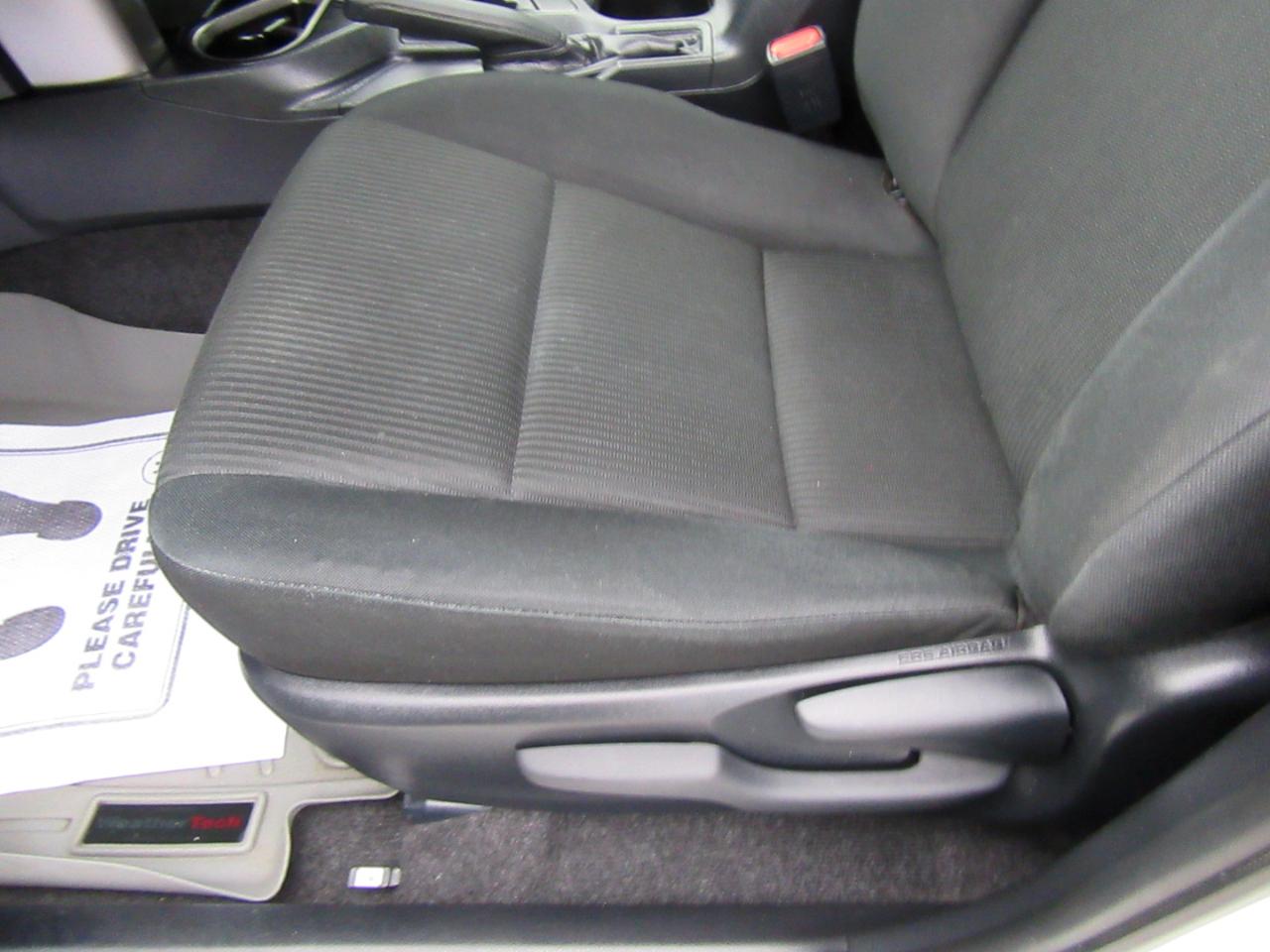 Toyota RAV4 LE FWD 2017