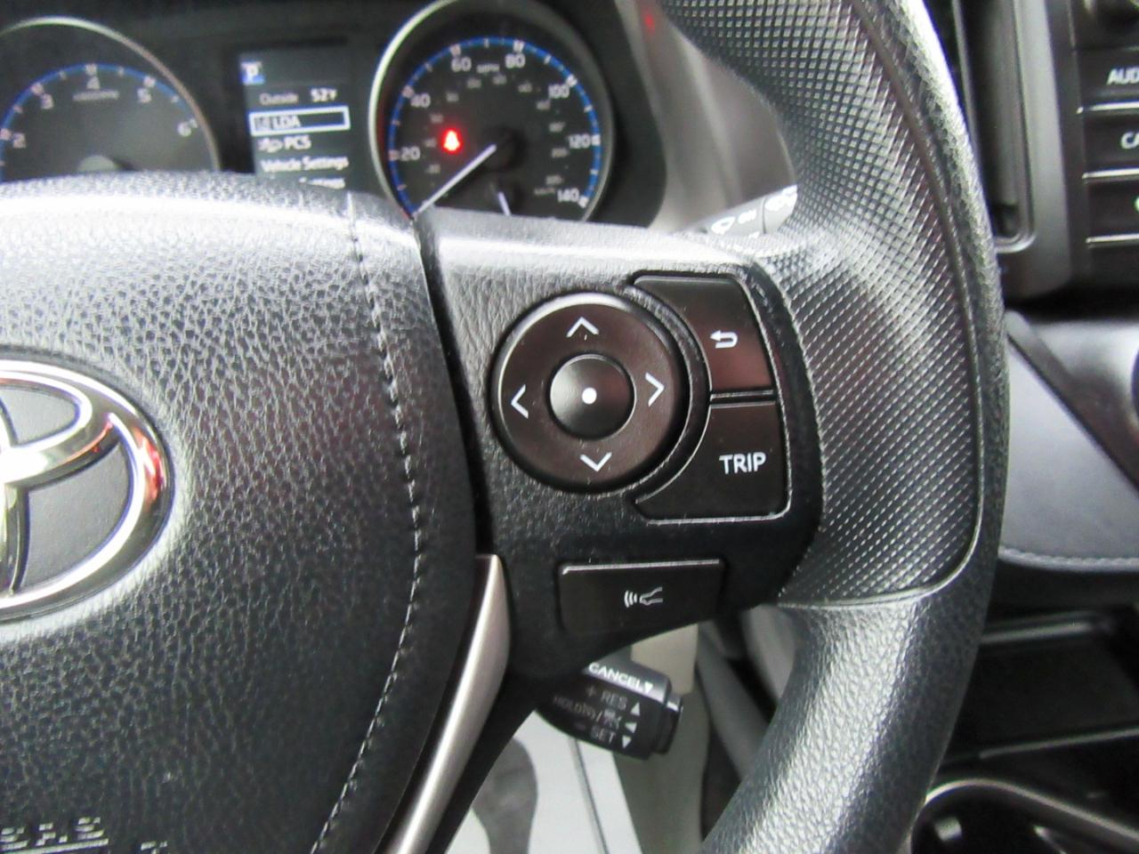 Toyota RAV4 LE FWD 2017