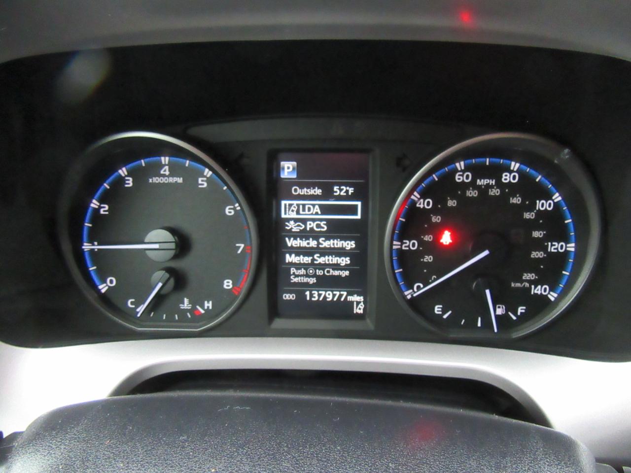 Toyota RAV4 LE FWD 2017