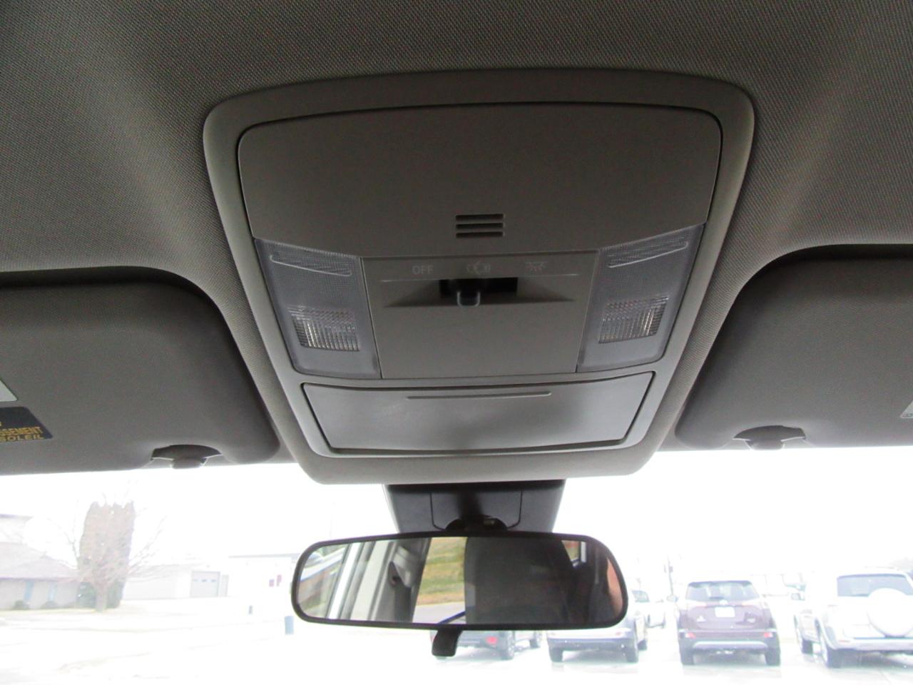 Toyota RAV4 LE FWD 2017