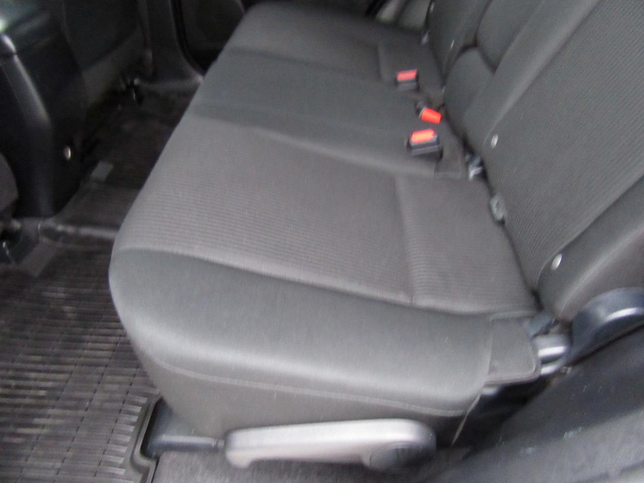 Toyota RAV4 LE FWD 2017