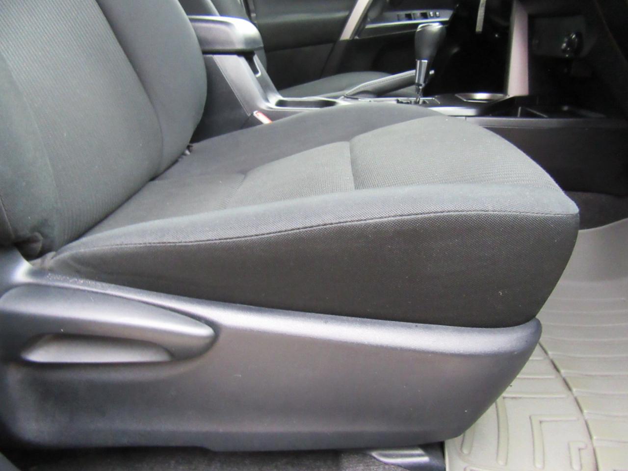 Toyota RAV4 LE FWD 2017