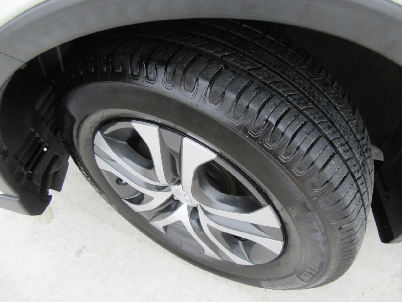 Toyota RAV4 LE FWD 2017