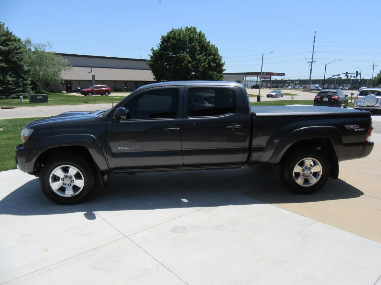 Toyota Tacoma Double Cab Long Bed V6 Auto 4WD 2011