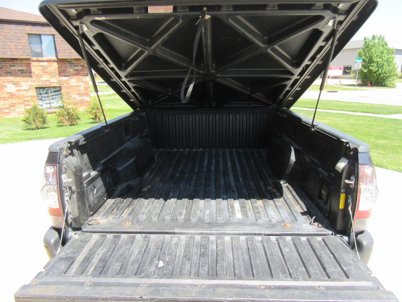 Toyota Tacoma Double Cab Long Bed V6 Auto 4WD 2011