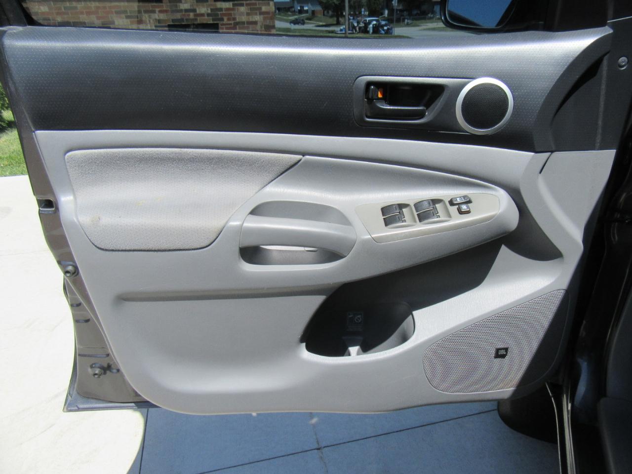 Toyota Tacoma Double Cab Long Bed V6 Auto 4WD 2011