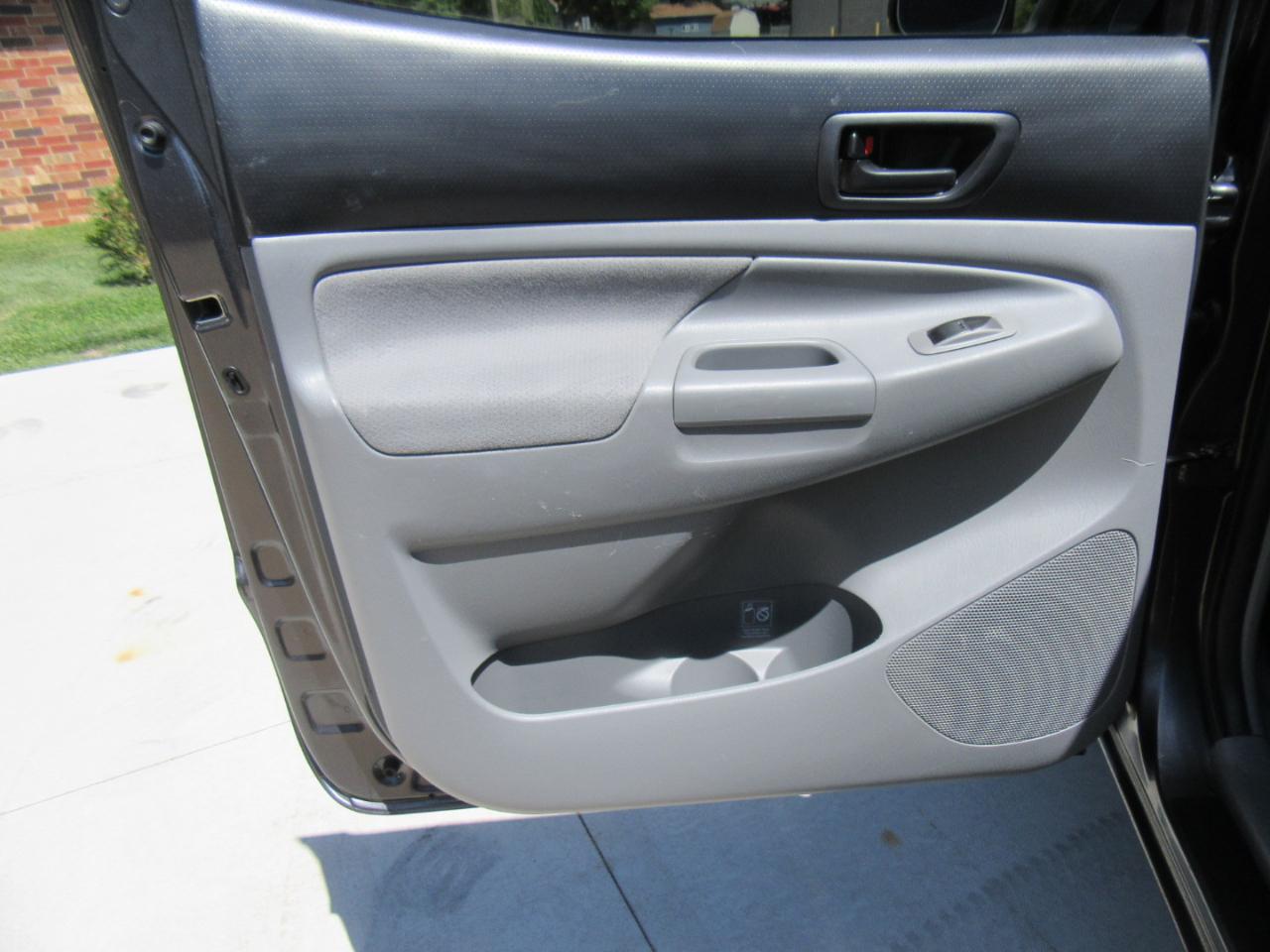 Toyota Tacoma Double Cab Long Bed V6 Auto 4WD 2011