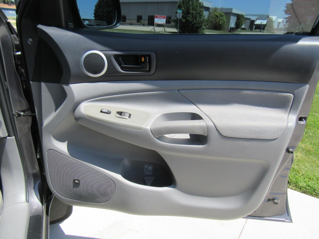 Toyota Tacoma Double Cab Long Bed V6 Auto 4WD 2011
