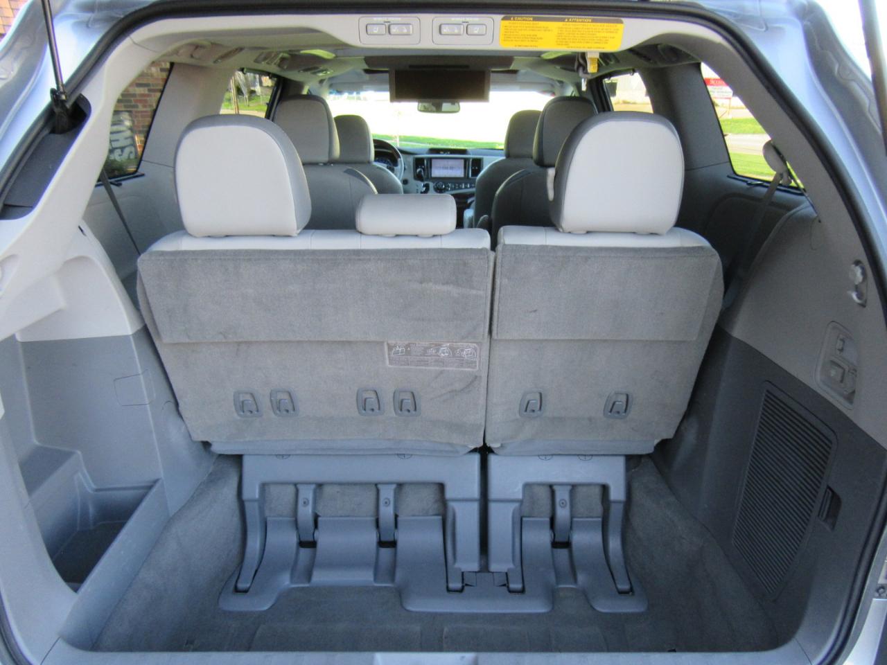 Toyota Sienna Limited 7-Passenger 2012