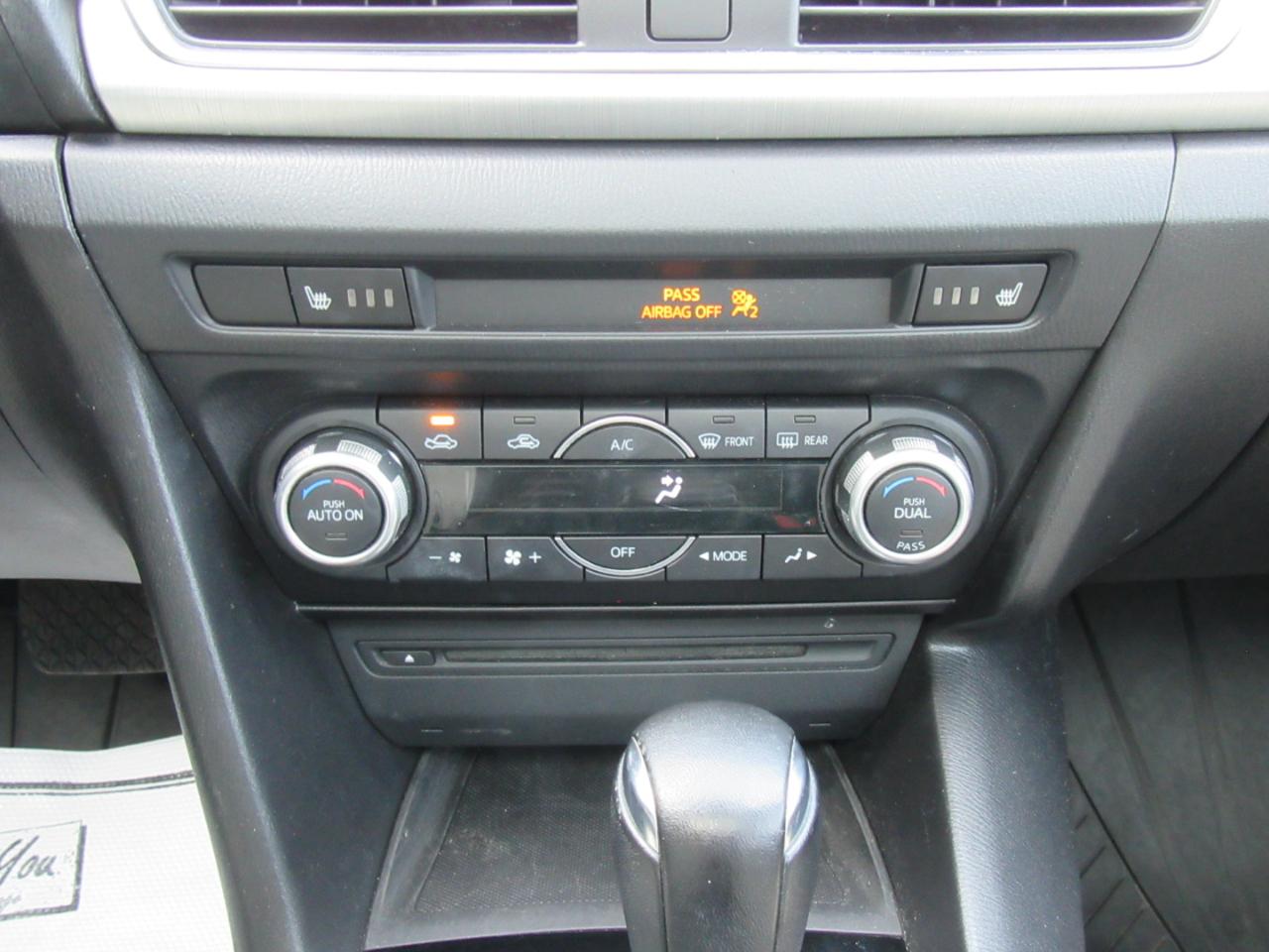 Mazda MAZDA3 s Grand Touring AT 4-Door 2015