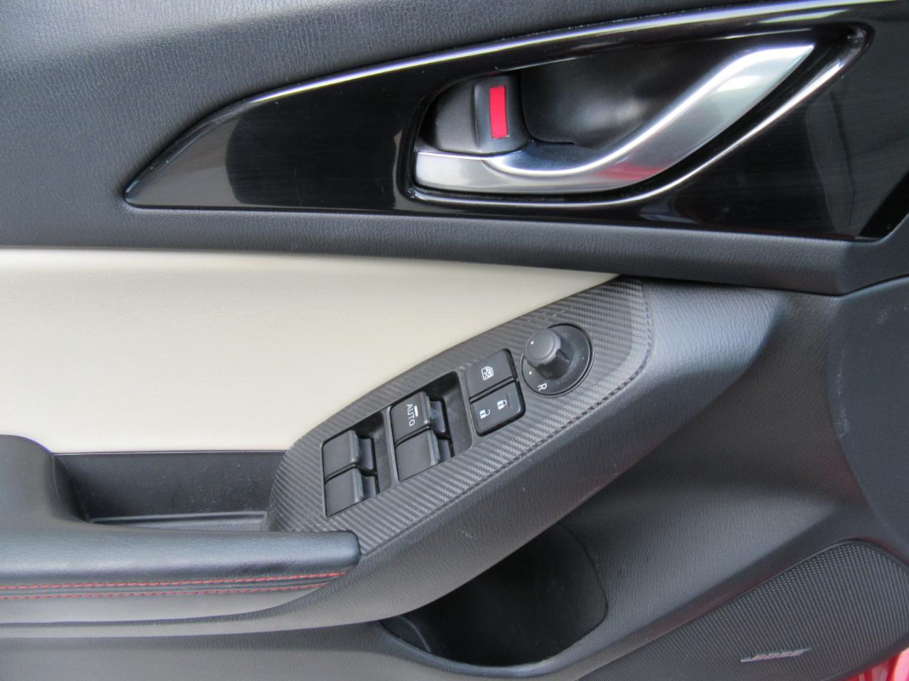 Mazda MAZDA3 s Grand Touring AT 4-Door 2015