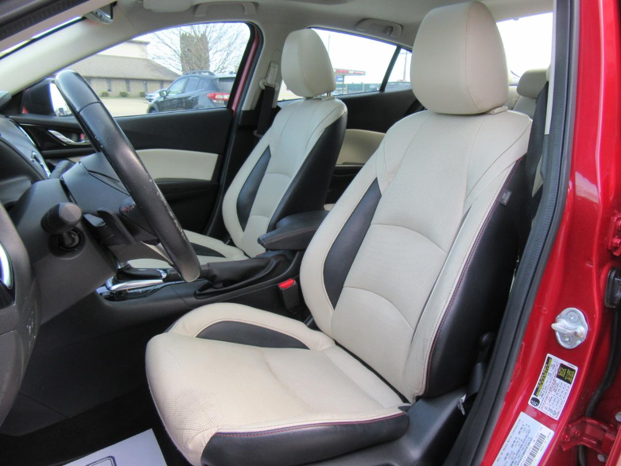 Mazda MAZDA3 s Grand Touring AT 4-Door 2015