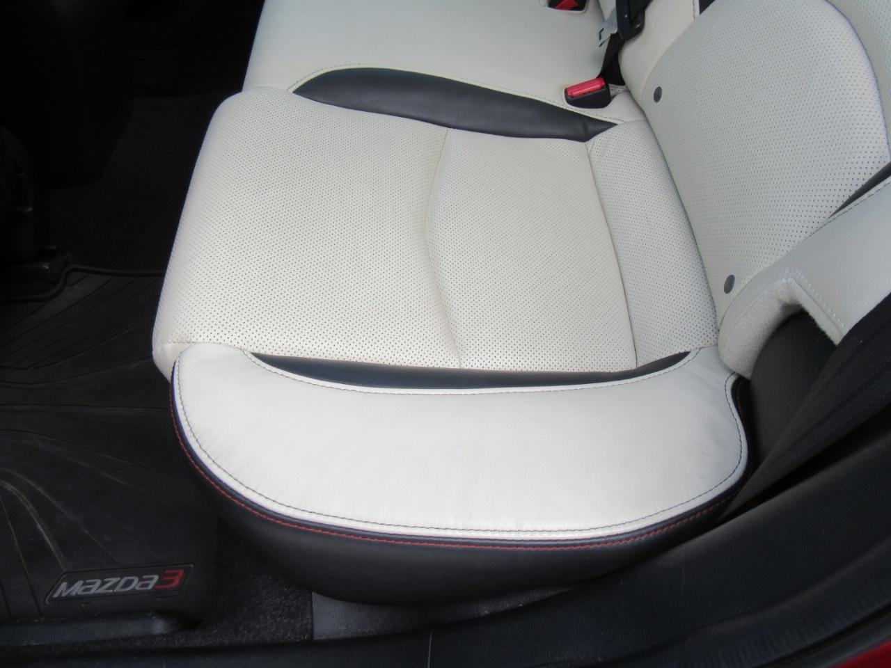 Mazda MAZDA3 s Grand Touring AT 4-Door 2015