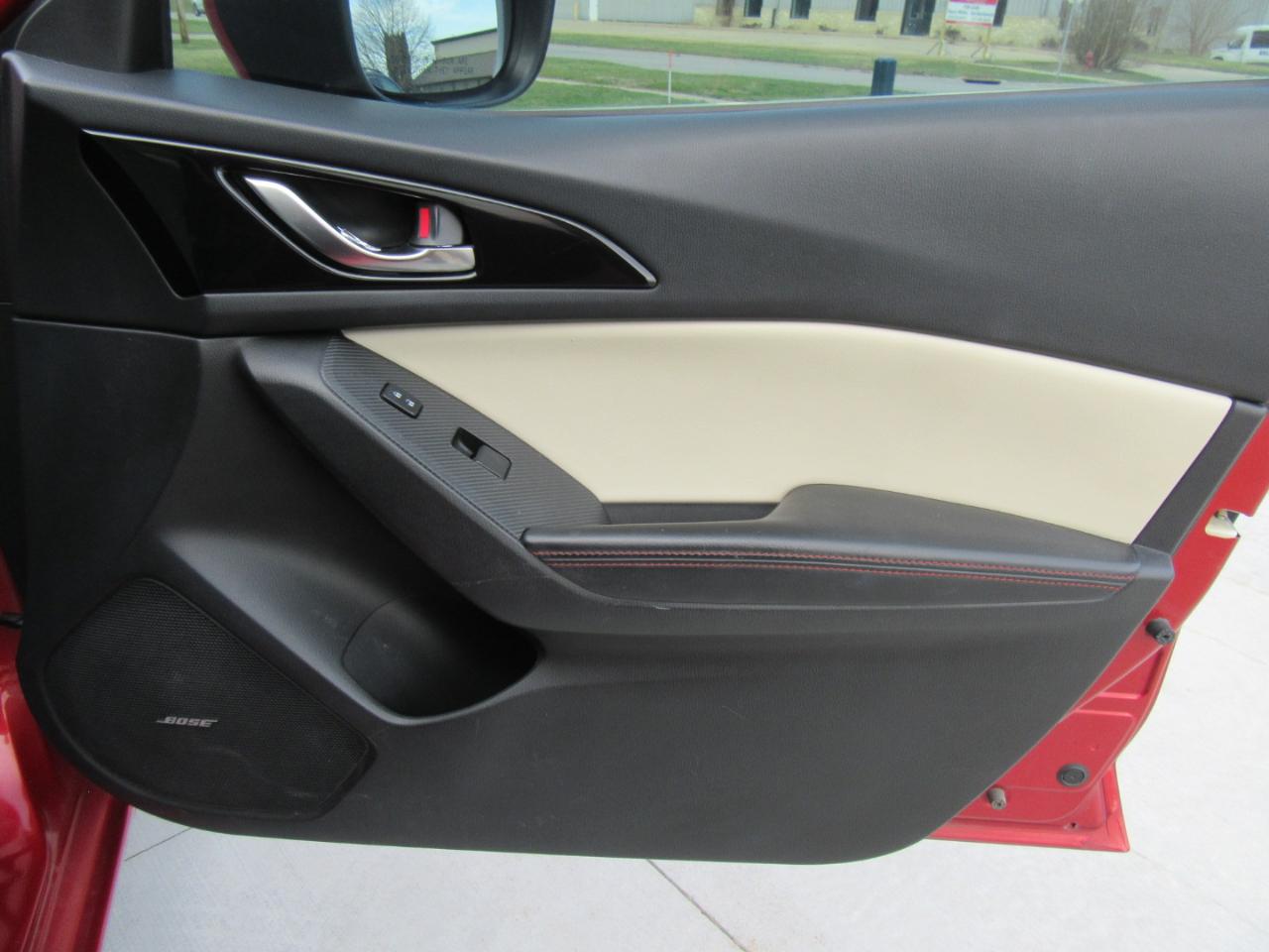 Mazda MAZDA3 s Grand Touring AT 4-Door 2015