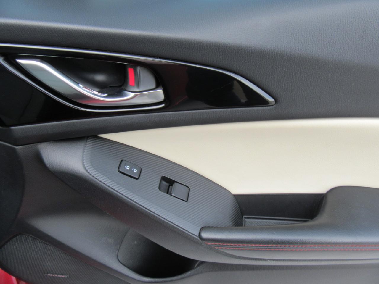 Mazda MAZDA3 s Grand Touring AT 4-Door 2015