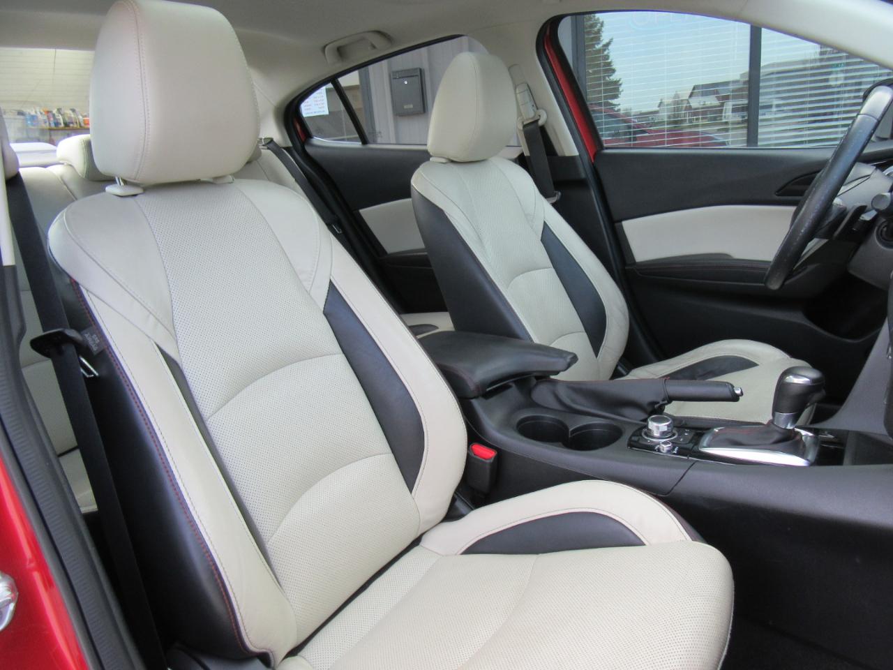 Mazda MAZDA3 s Grand Touring AT 4-Door 2015