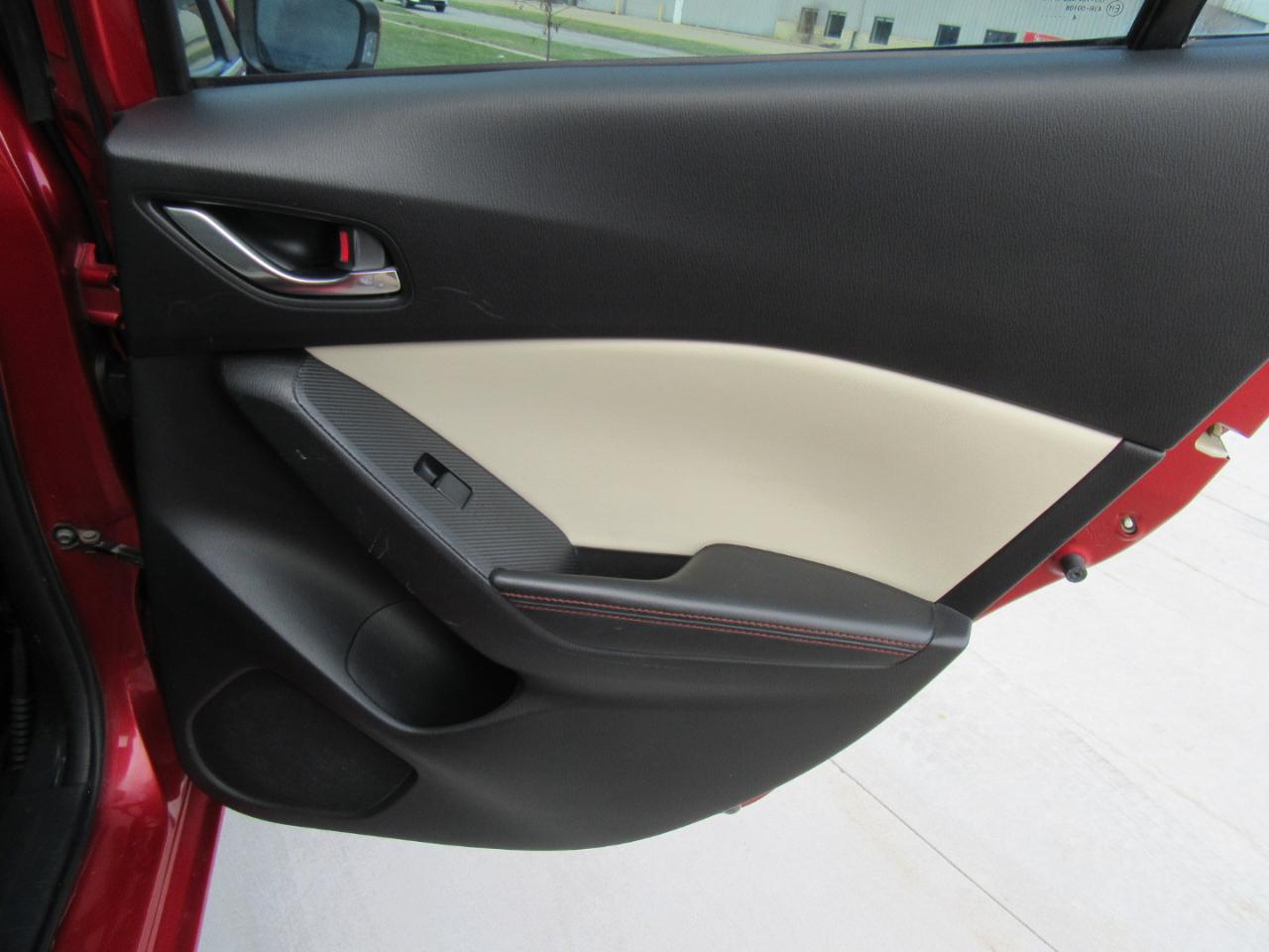 Mazda MAZDA3 s Grand Touring AT 4-Door 2015