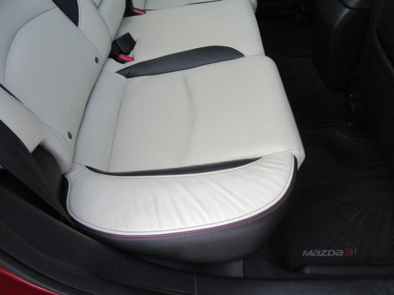 Mazda MAZDA3 s Grand Touring AT 4-Door 2015