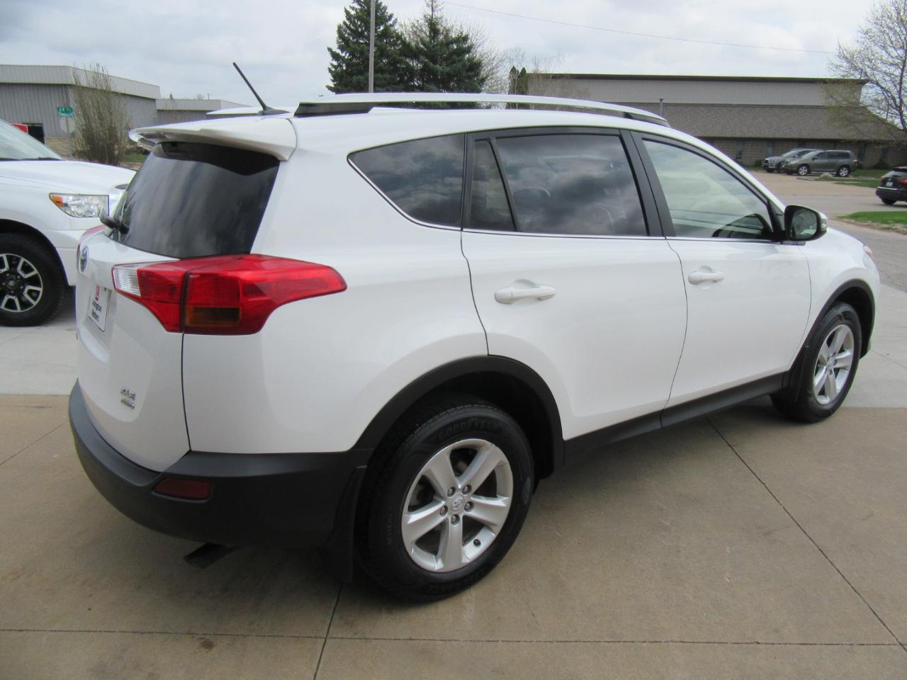 Toyota RAV4 XLE AWD 2014