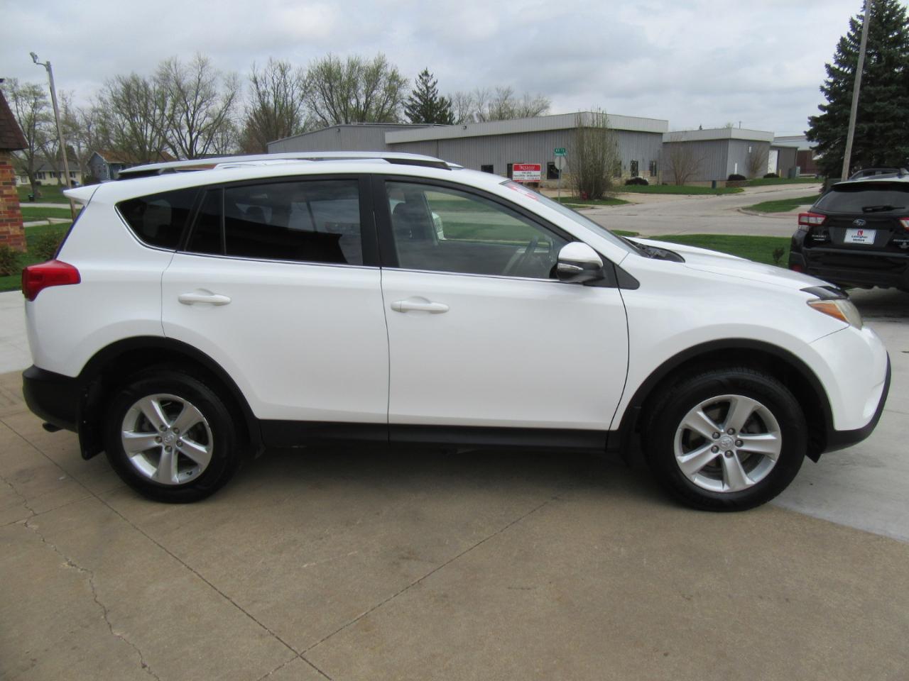 Toyota RAV4 XLE AWD 2014