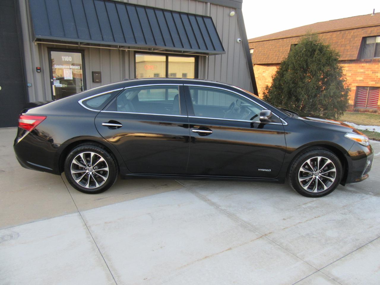 Toyota Avalon Hybrid XLE Premium 2016