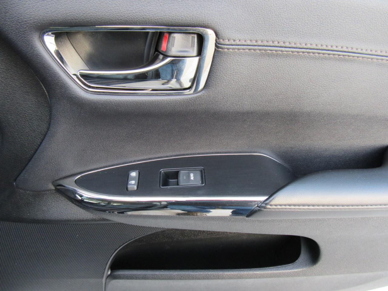 Toyota Avalon Hybrid XLE Premium 2016