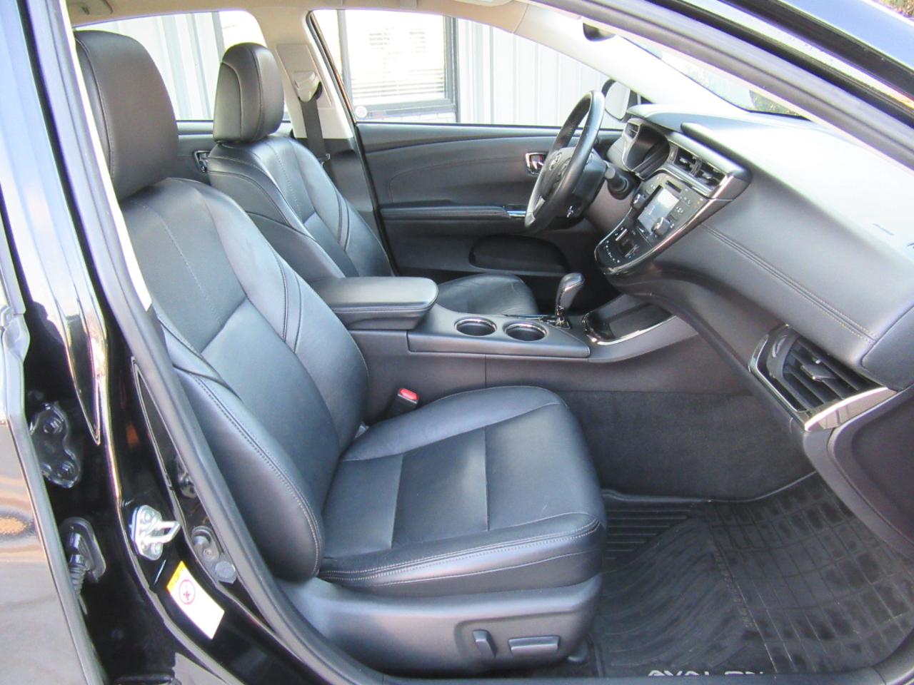 Toyota Avalon Hybrid XLE Premium 2016