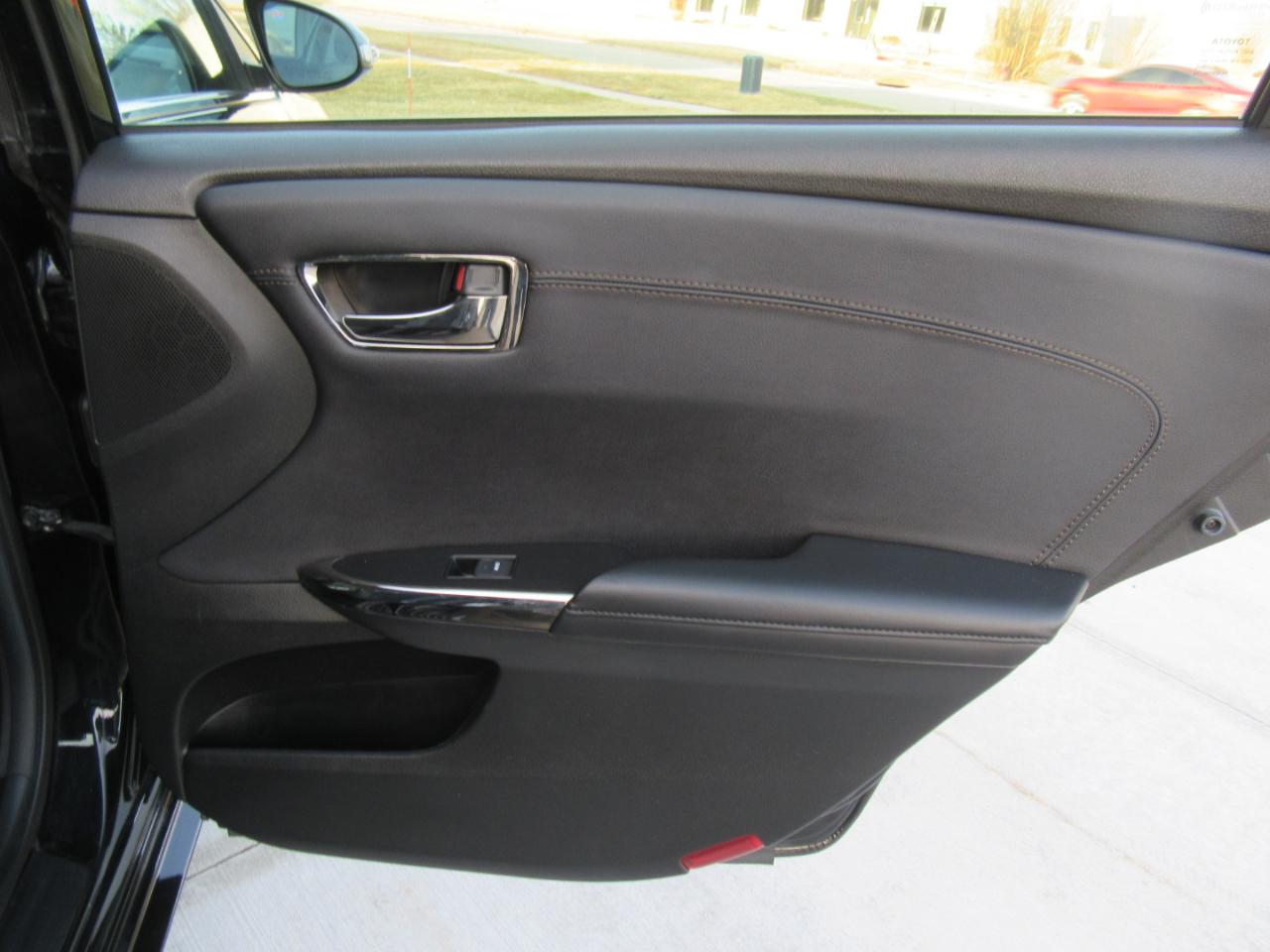 Toyota Avalon Hybrid XLE Premium 2016