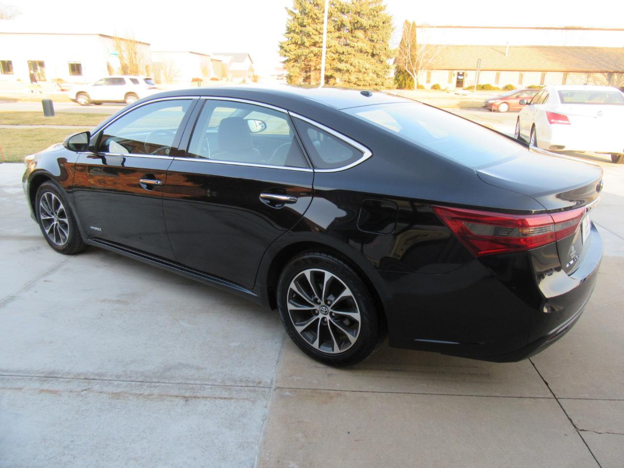 Toyota Avalon Hybrid XLE Premium 2016