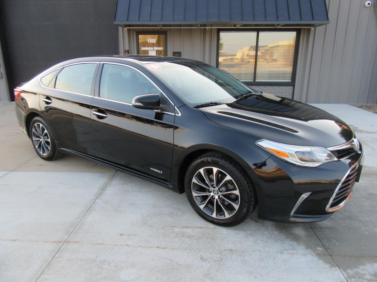 Toyota Avalon Hybrid XLE Premium 2016