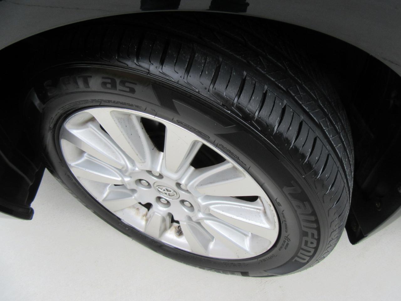 Toyota Sienna XLE AWD 7-Passenger V6 2012