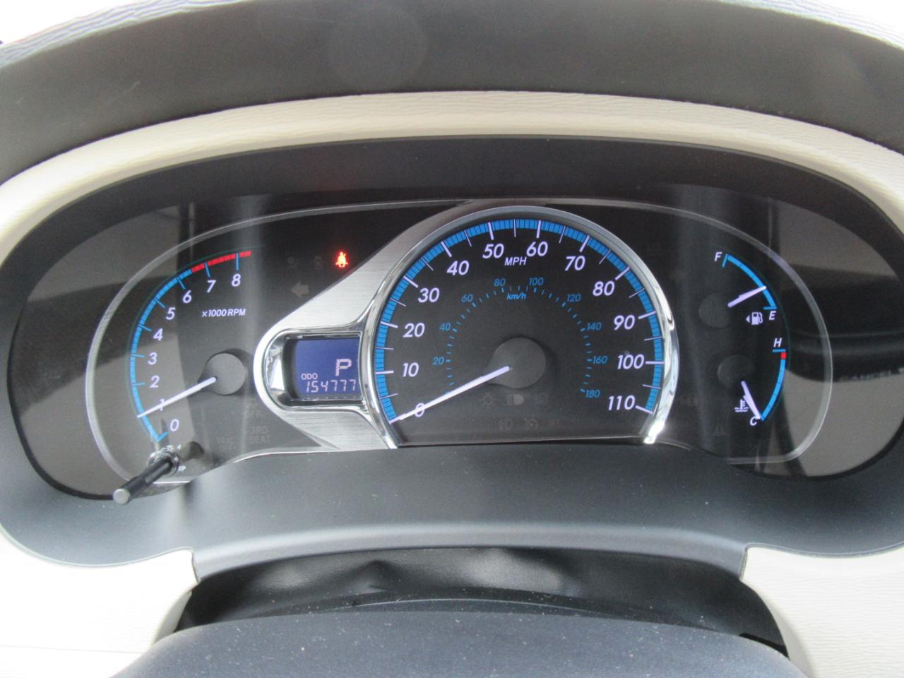 Toyota Sienna XLE AWD 7-Passenger V6 2012